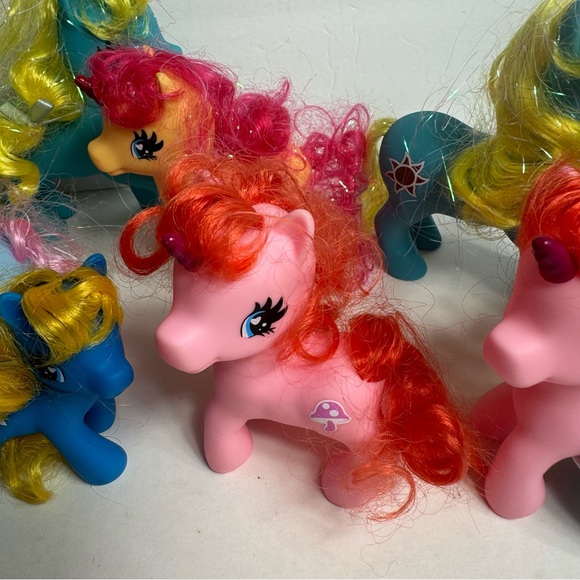 Mix of 7 my little pony dolls. Different color and sizes. Condition is pre-owned - Picture 3 of 11